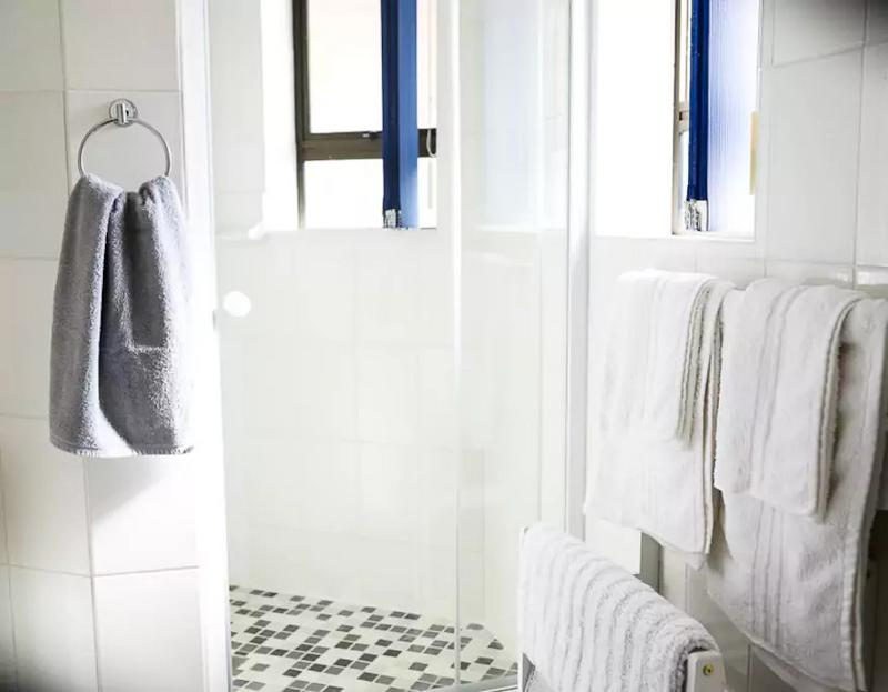 5 Bedroom Property for Sale in Sandbaai Western Cape